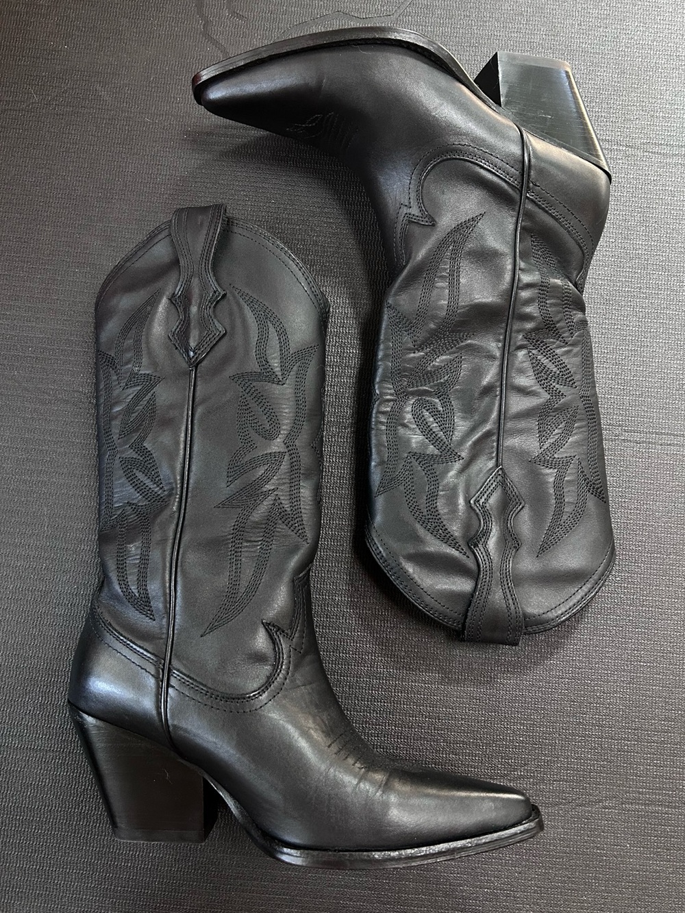 Thursday Cowboy Boot - Rodeo (size 8)